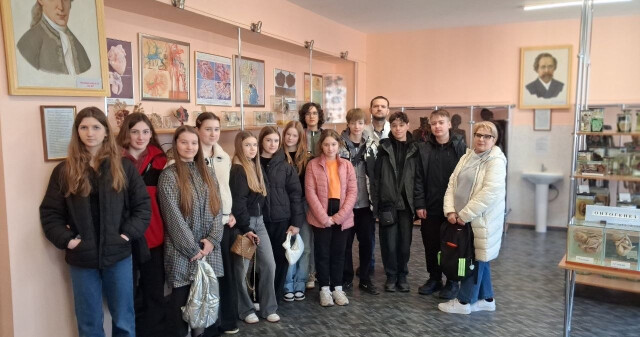 Майбутні медики: учні ліцею № 32 «Європейський» відвідали анатомічний музей ПДМУ