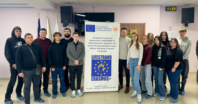 Вчимося рятувати разом: тренінги з домедичної допомоги LIFESTRAND об’єднали понад 200 учасників / Learning to Save Lives Together: LIFESTRAND First Aid Trainings United Over 200 Participants