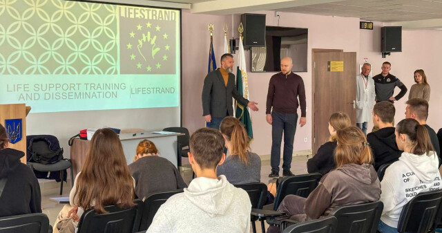 ПДМУ навчає рятувати життя: практичні тренінги з невідкладної допомоги для цивільного населення Полтави