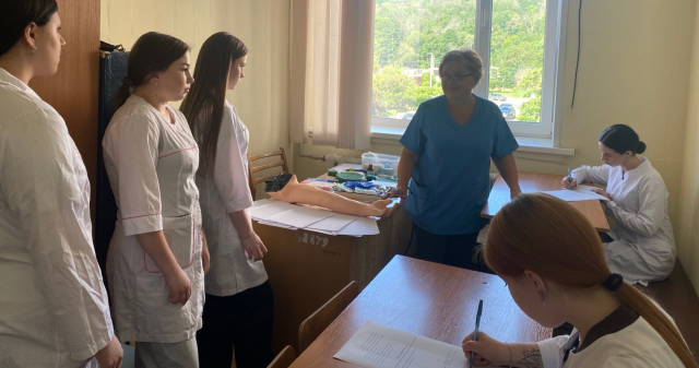 Майбутні бакалаври медсестринства успішно склали іспит з професійної майстерності / Future Nursing Bachelors Successfully Pass Professional Skills Examination