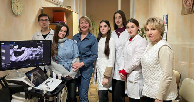 Майбутні акушери-гінекологи ПДМУ опановують сучасну ультразвукову діагностику / Prospective Obstetricians and Gynecologists at PSMU Master State-of-the-Art Ultrasound Diagnostics